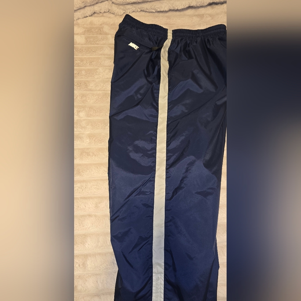 Nike Men's Navy Windbreaker with White Stripes - Picture 5 of 9